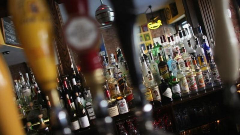 Pennsylvania bans alcohol sales at bars, restaurants on night before Thanksgiving
