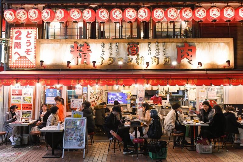 Desperate restaurants defy Japanâ€™s virus curbs to stay open late