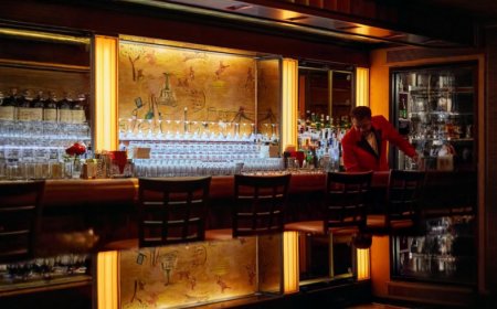 Inside Bemelmans Bar: New York’s Timeless Cocktail Destination at The Carlyle