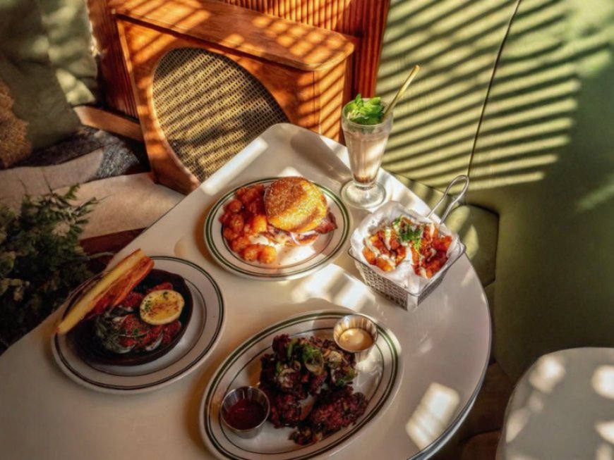 Bandits Burger & Dive: West Village’s Go-To Spot for Iconic Burgers and Late-Night Bites